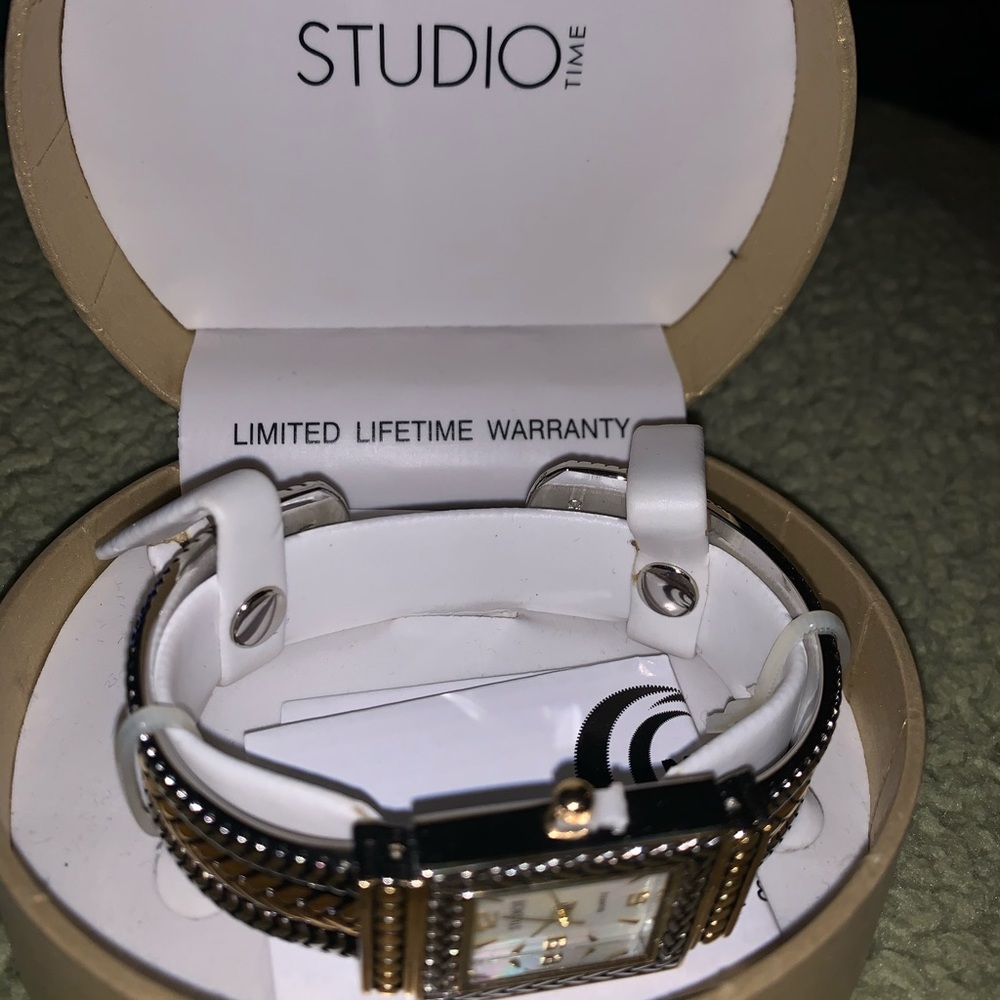 Studio Time Watch - Picture 2 of 3